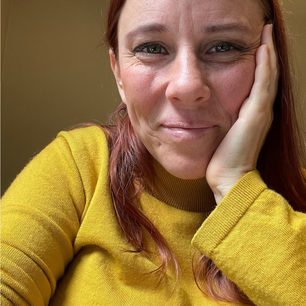 Meet your Posher, Briana *like for Live show updates*